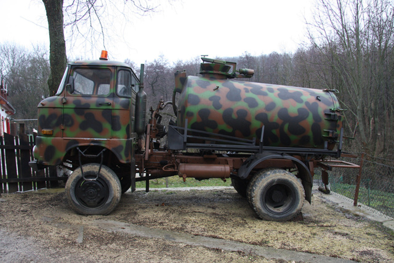 Illustration for article titled I Shit You Not, My Uncle Got This East-German Vacuum Truck For $880